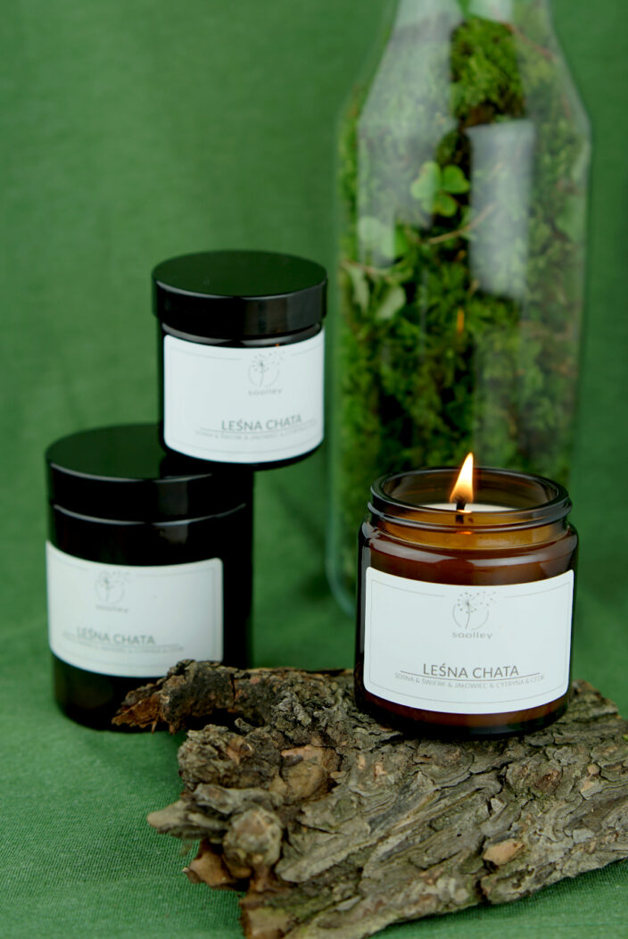Naturalna świeczka o zapachu leśnym intensywna do aromaterapii