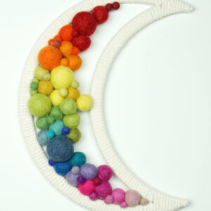 Ozdoba do pokoju dziecięcego w kolorach tęczy księżyc